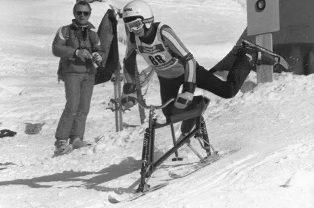 Dieter Lerchster bei einer historischen Skibob-Weltmeisterschaft