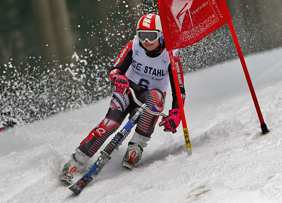 © PHOTO PLOHE 8153 HARNACHOVA Kristyna CZE 1996 SKIBOB KLUB Dobruska