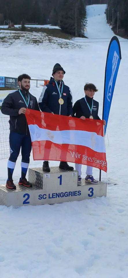 WM 2025 Siegerehrung Risenslalom (1)