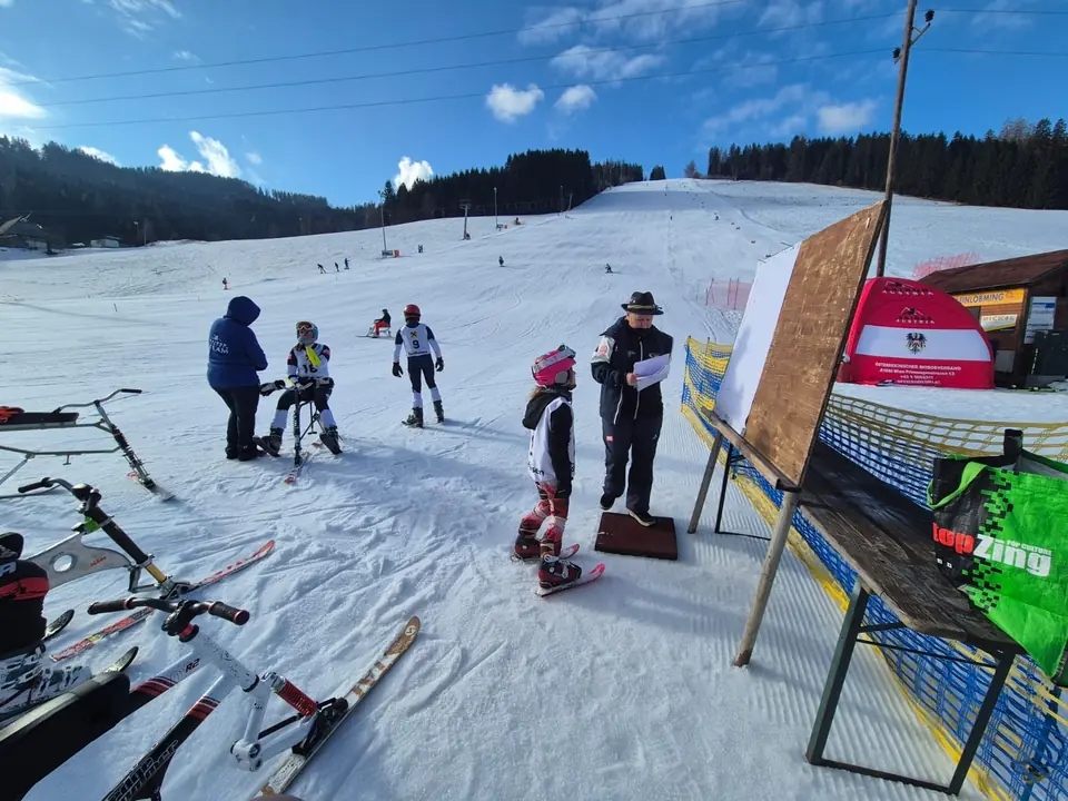 Skibob: Austria-Cup – Austria Cup - Nachtlauf und Bernd Flor Gedenklauf – Kleinlobming – 08.02.2026 – Foto 36