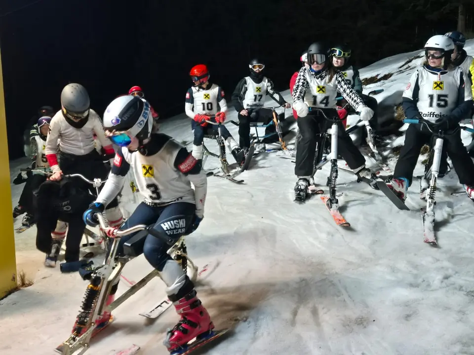 Skibob: Austria-Cup – Austria Cup - Nachtlauf und Bernd Flor Gedenklauf – Kleinlobming – 08.02.2026 – Foto 33